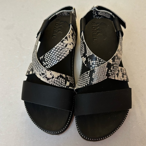 Sorel Women’s Snake Print Sandals - Picture 1 of 4